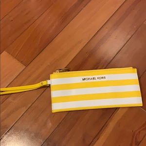 MICHAEL KORS NEW WRISTLET